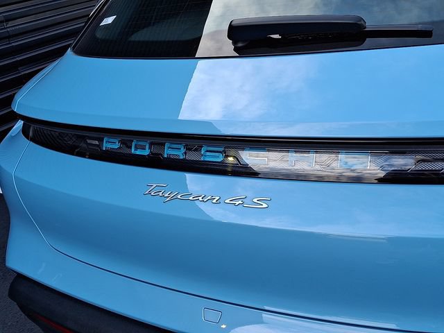 Certified 2023 Porsche Taycan 4S AWD/4WD image 32