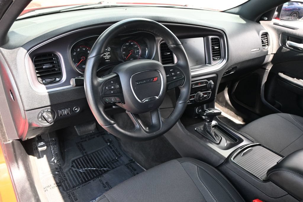 Used 2016 Dodge Charger SXT w/ Blacktop Package RWD image 7