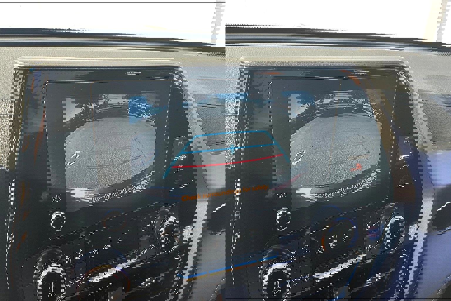 Used 2024 Toyota Highlander LE image 26