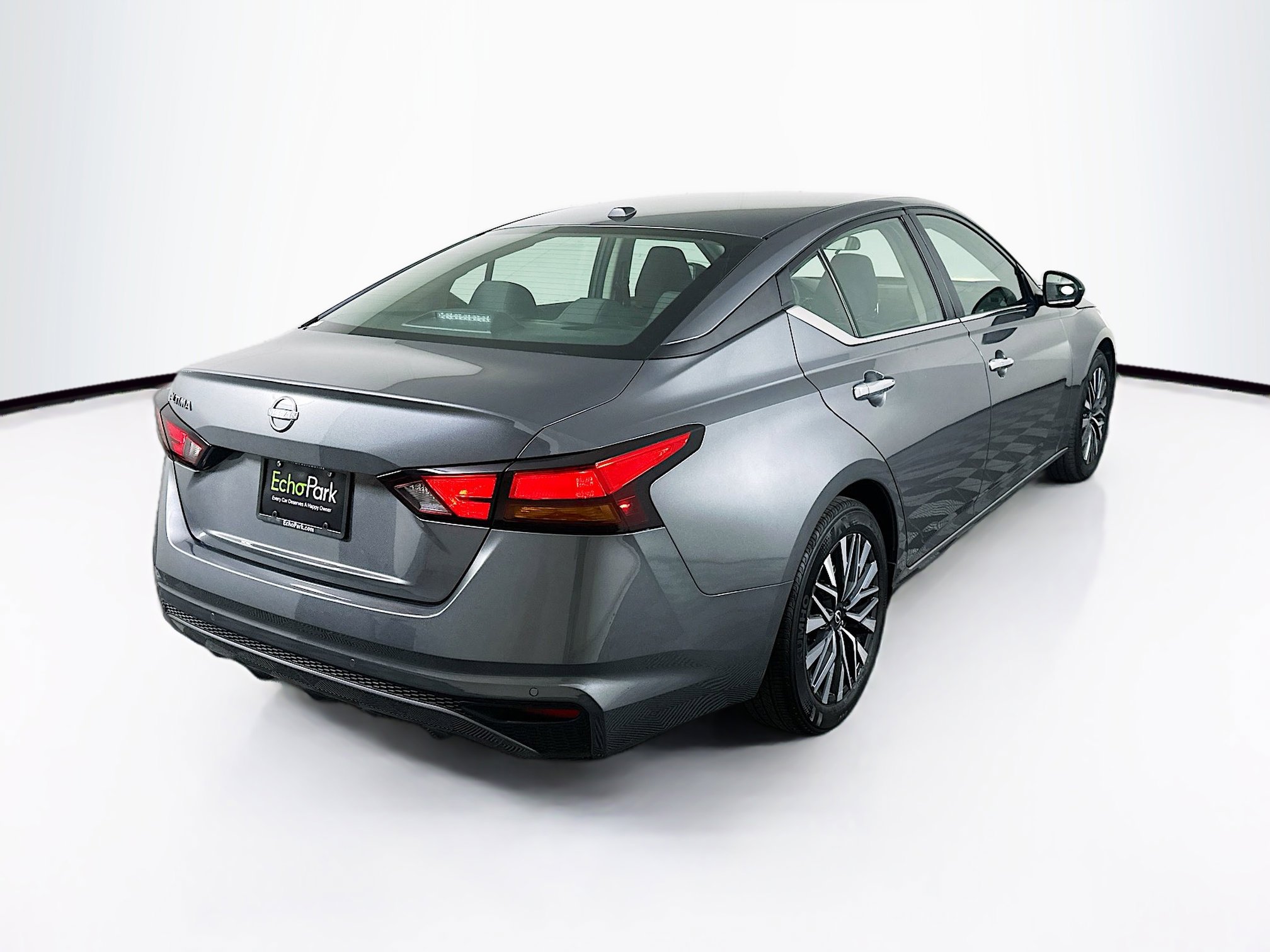 Used 2025 Nissan Altima 2.5 SV image 9