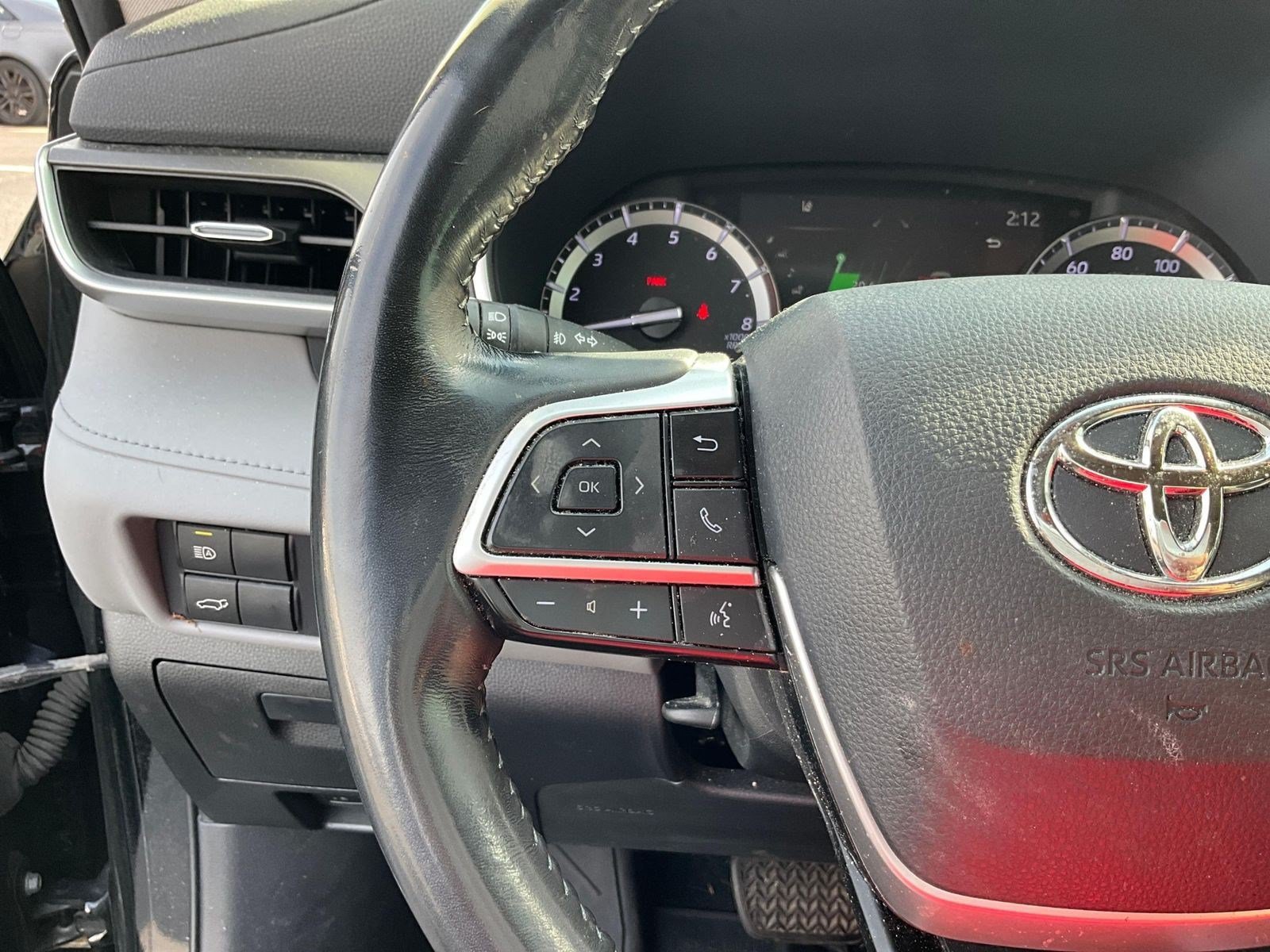 Used 2022 Toyota Highlander XLE AWD/4WD image 10
