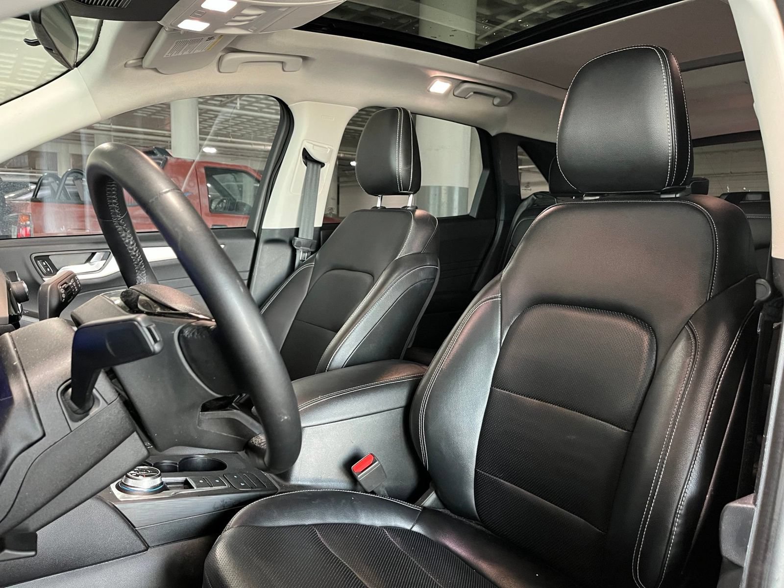 Used 2022 Ford Escape SEL w/ Technology Package FWD image 13