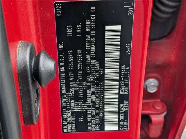 Used 2023 Toyota Corolla Cross XLE image 24