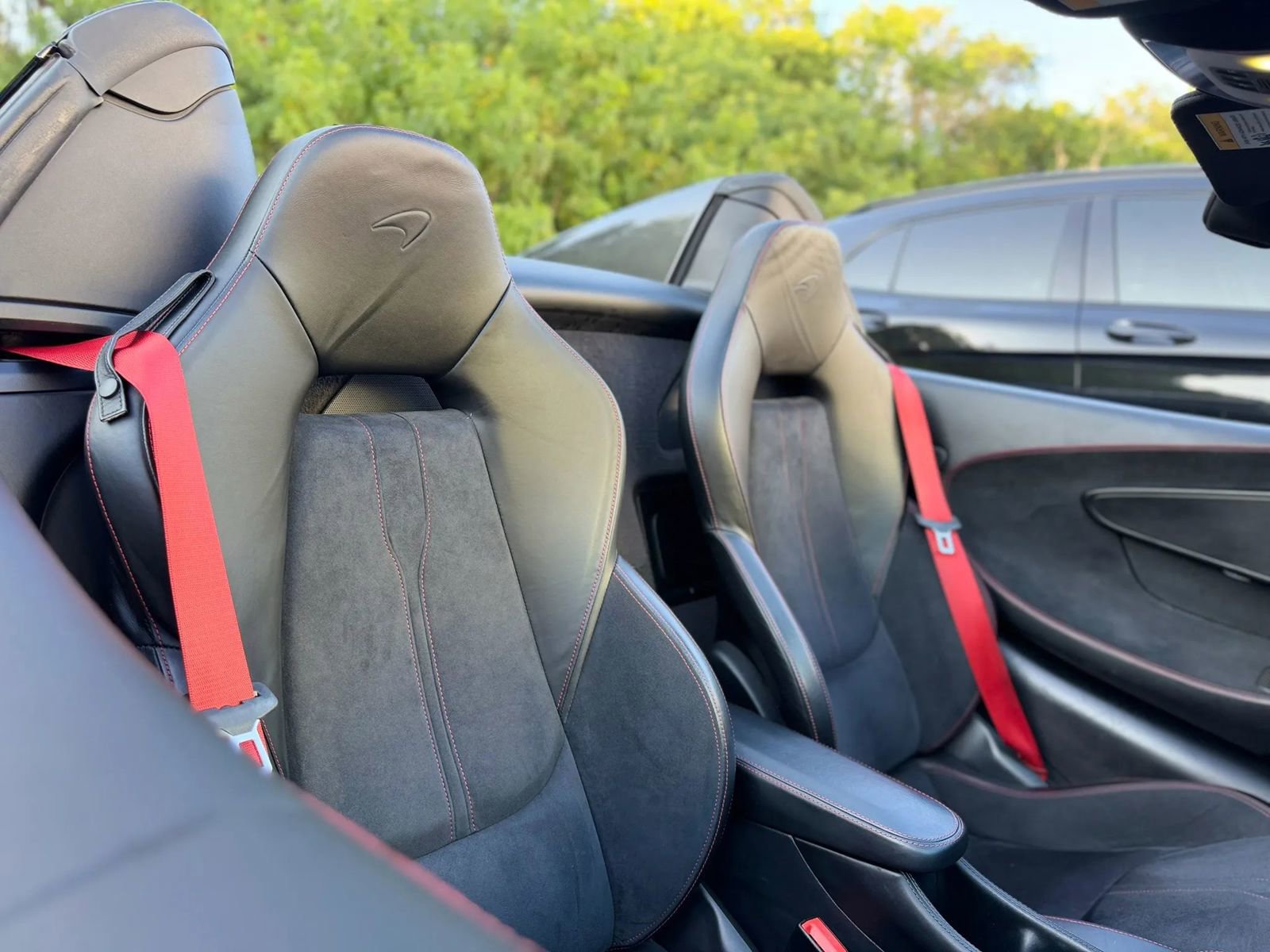 Used 2018 McLaren 570S Spider image 7
