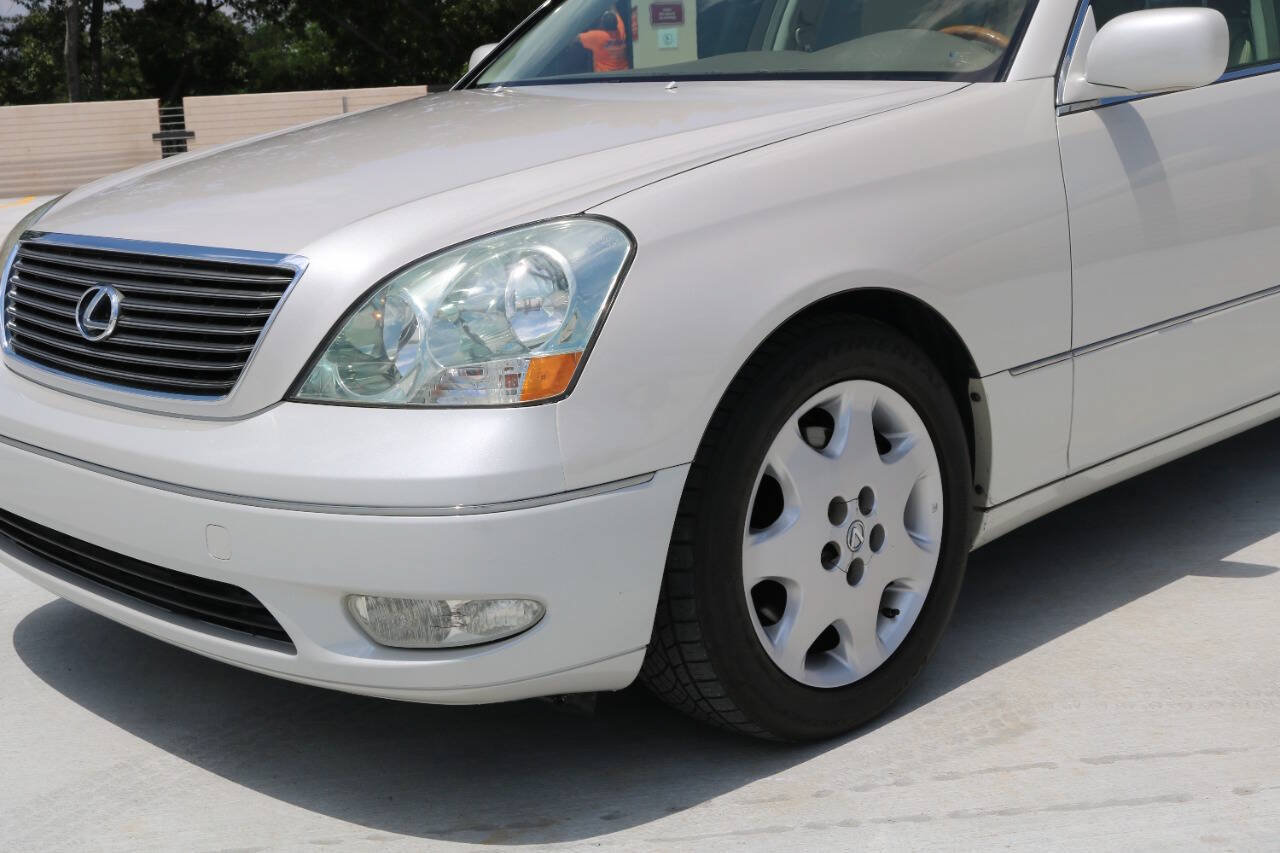 Used 2001 Lexus LS 430 RWD image 17