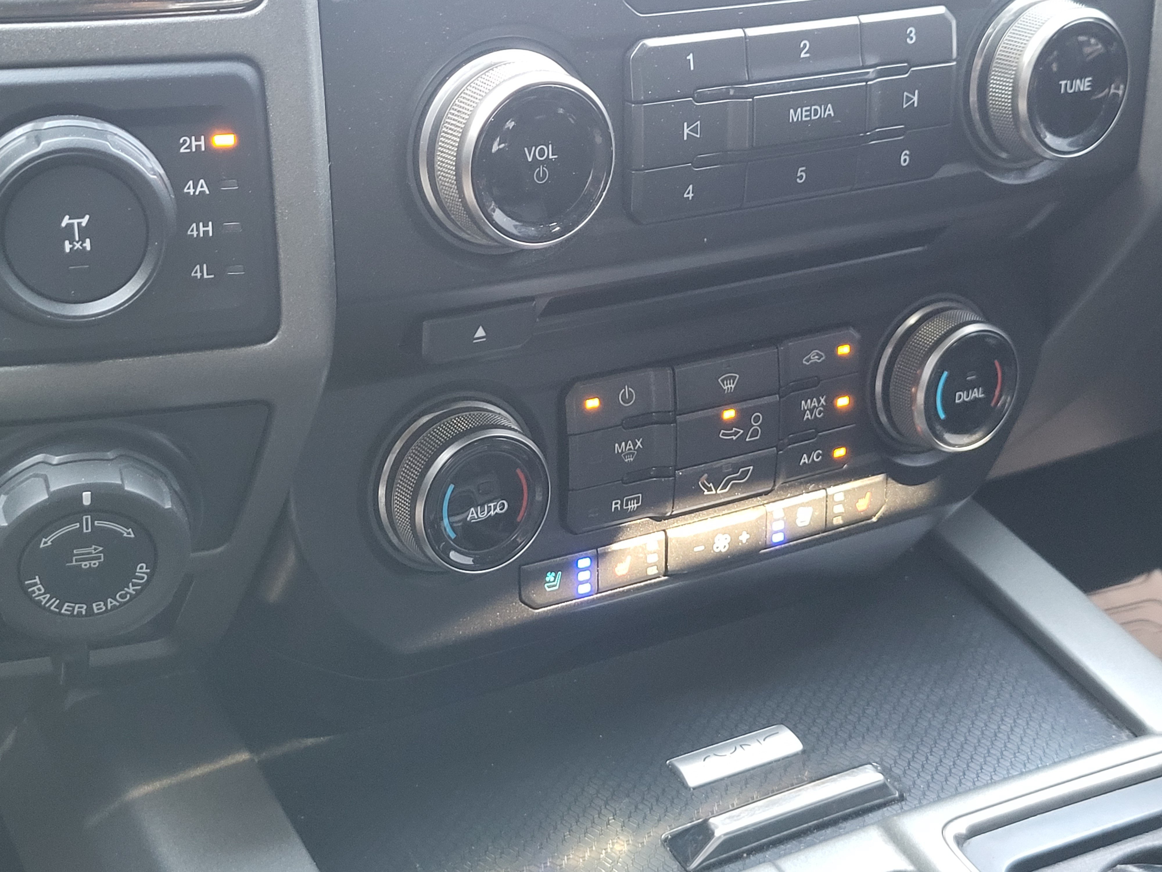 Used 2018 Ford F150 Raptor w/ Equipment Group 802A Luxury AWD/4WD image 17