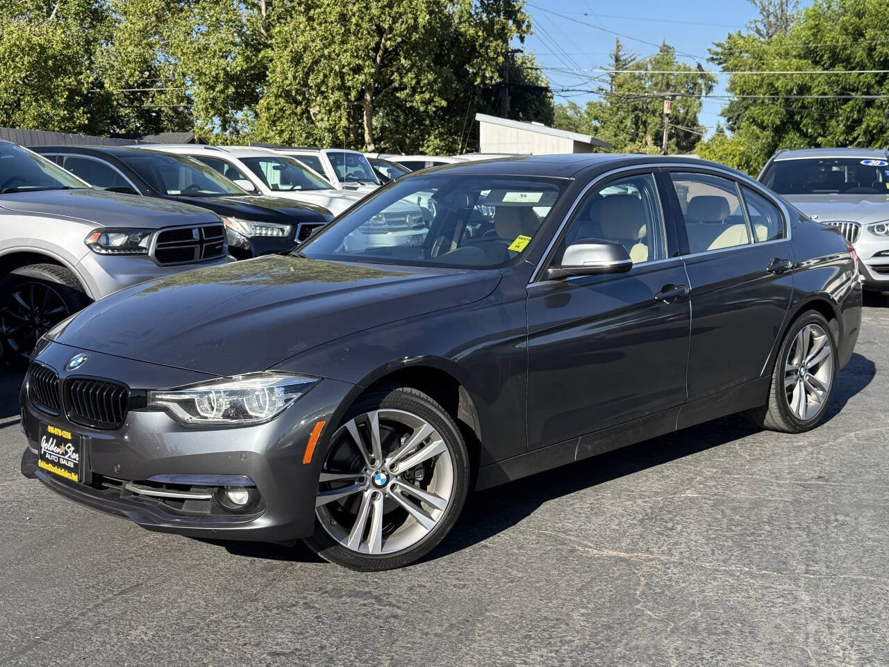 Used 2017 BMW 330i Sedan RWD image 4