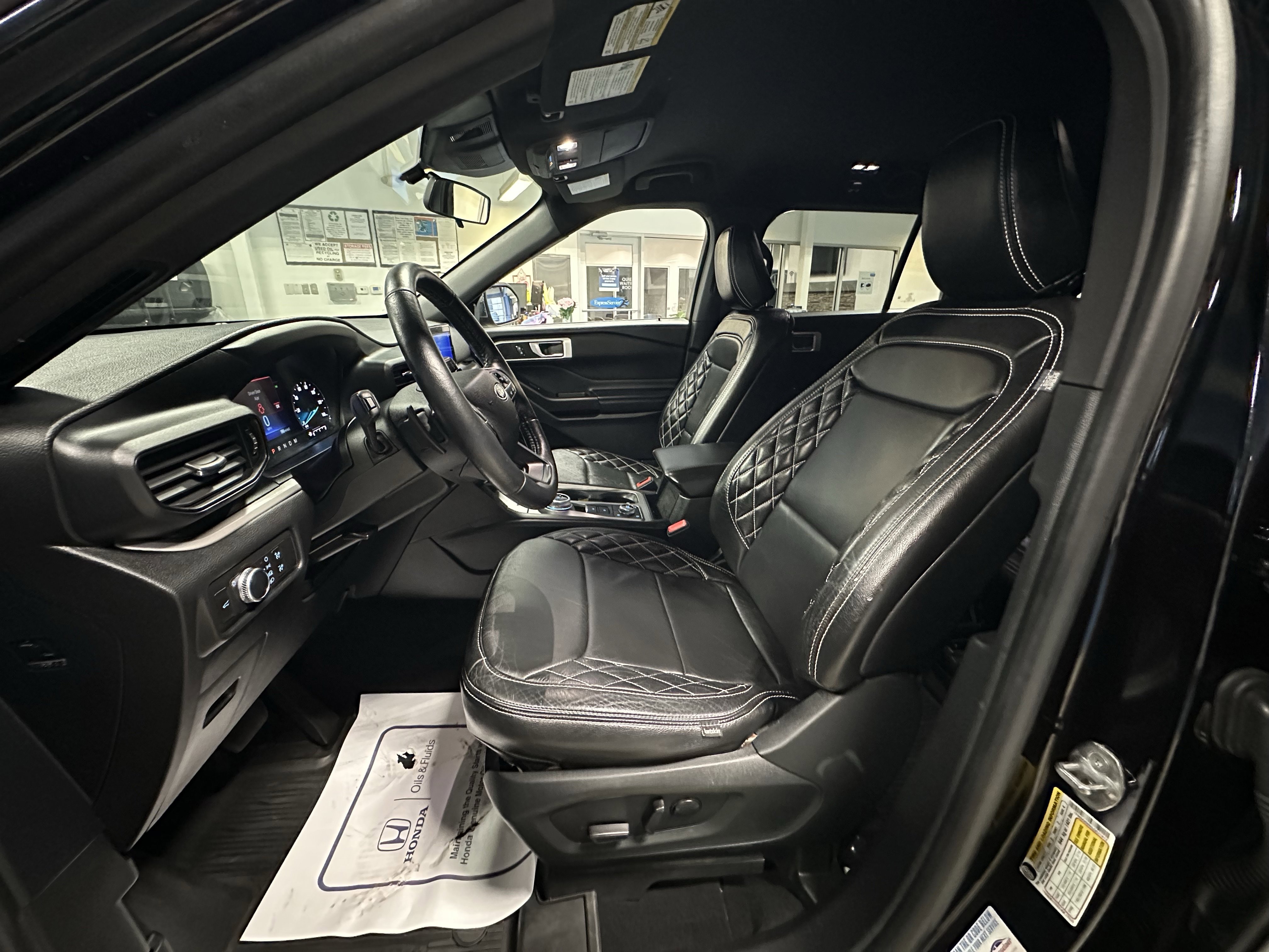 Used 2020 Ford Explorer XLT w/ Comfort Package image 8