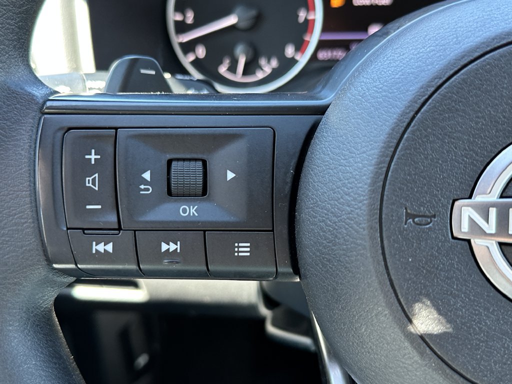 Used 2024 Nissan Rogue S FWD image 22