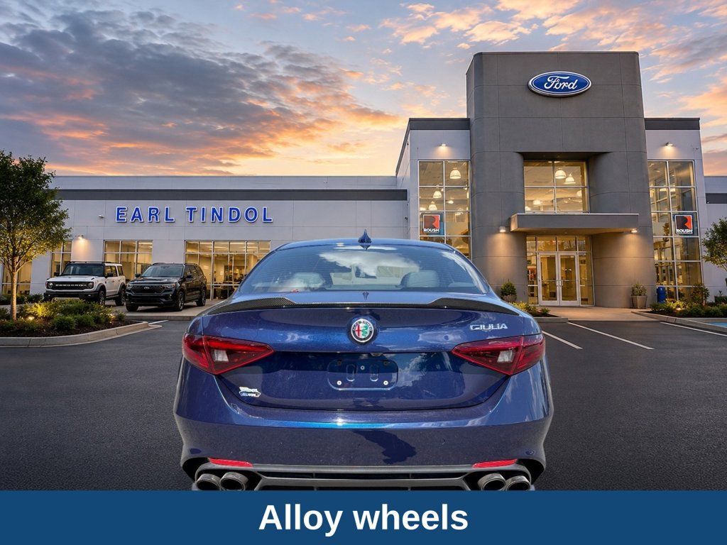 Used 2017 Alfa Romeo Giulia Quadrifoglio RWD image 6