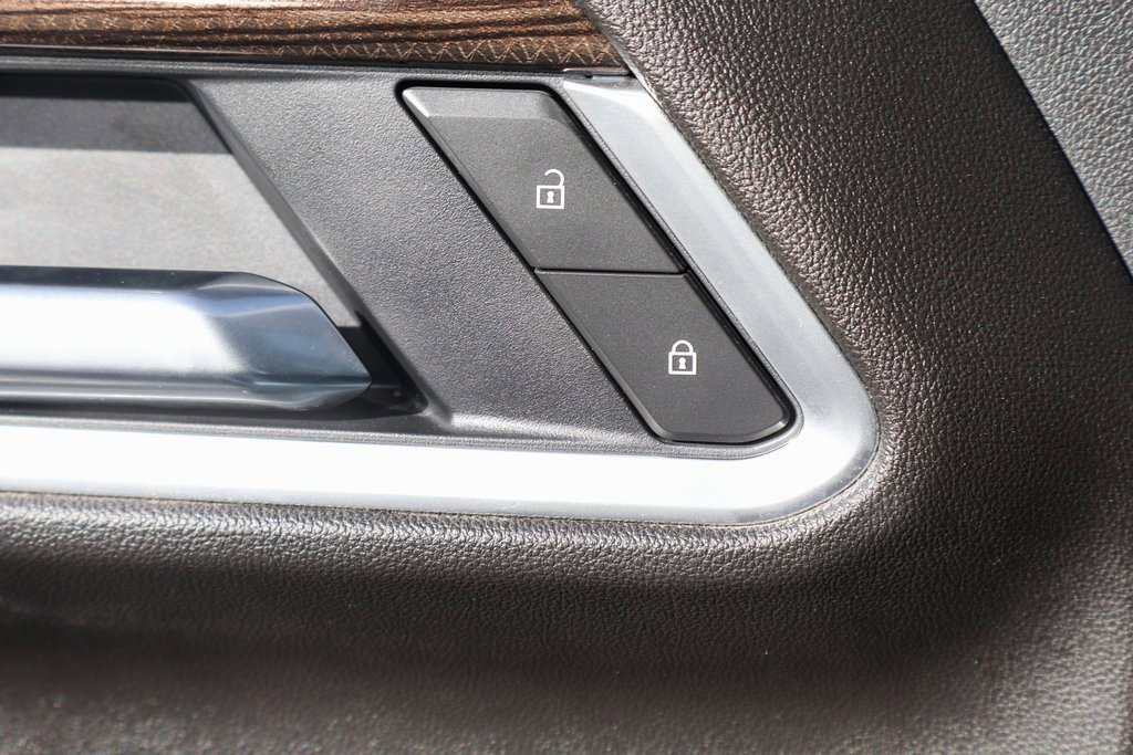 Used 2025 Chevrolet Silverado 3500 LT w/ Convenience Package image 17