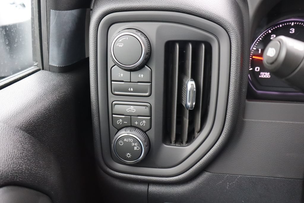 New 2026 Chevrolet Silverado 3500 W/T AWD/4WD image 9