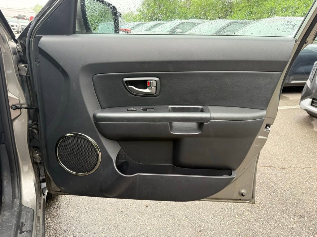 Used 2010 Kia Soul + FWD image 13