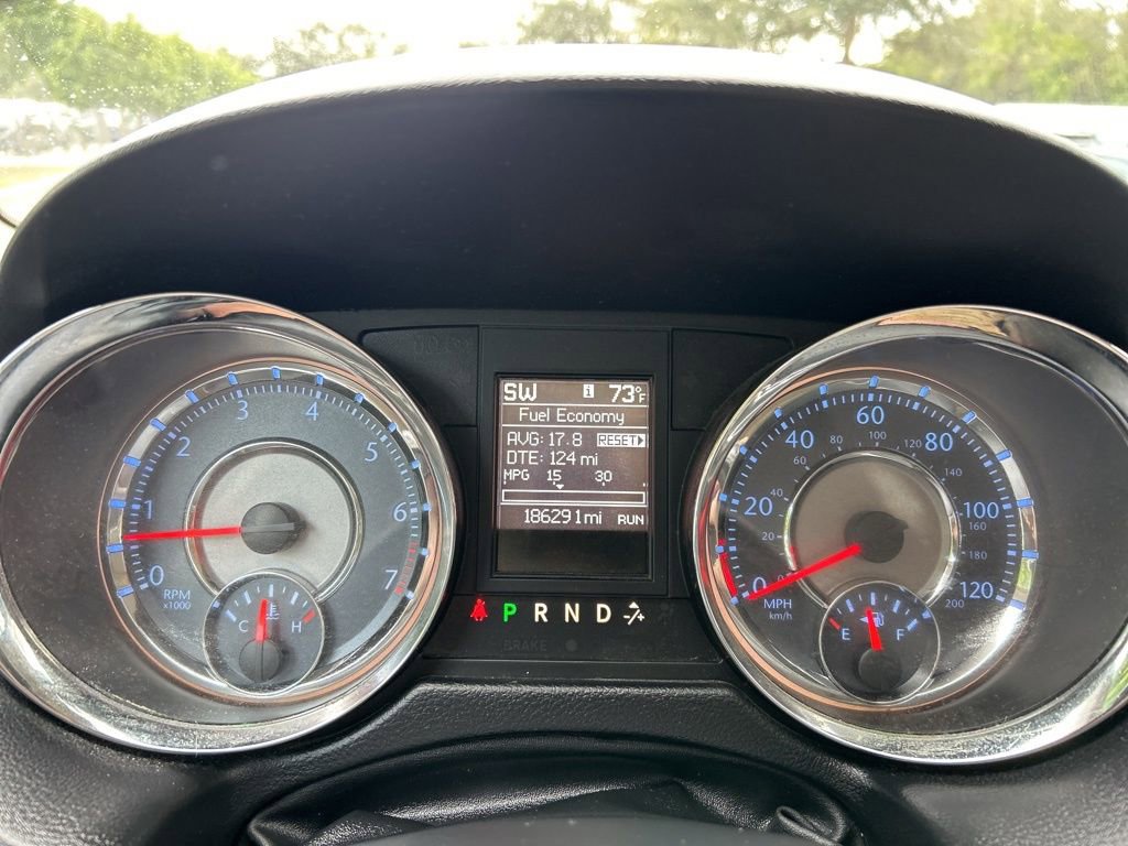 Used 2014 Chrysler Town & Country Touring image 23