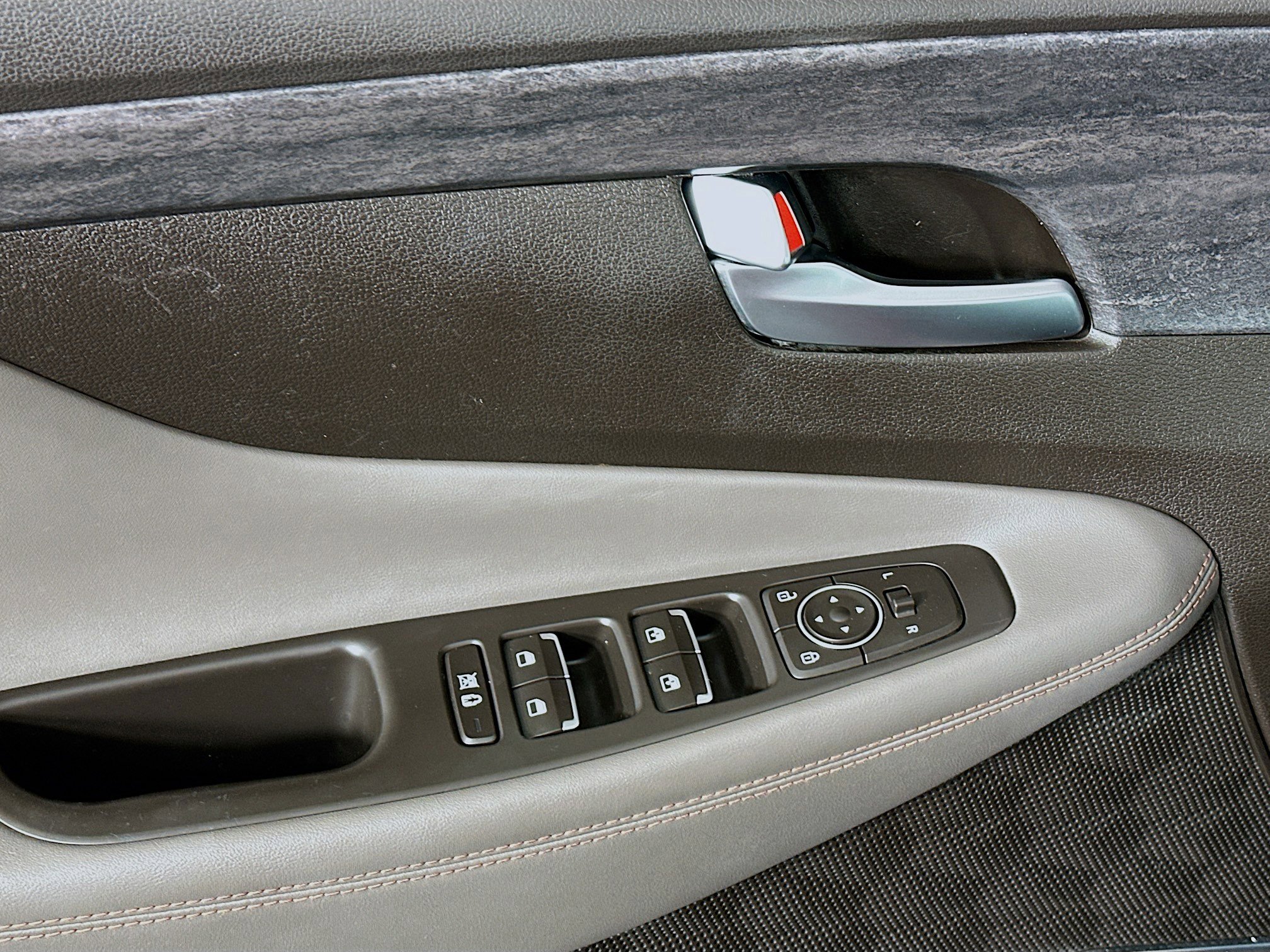 Used 2019 Hyundai Santa Fe Limited image 15