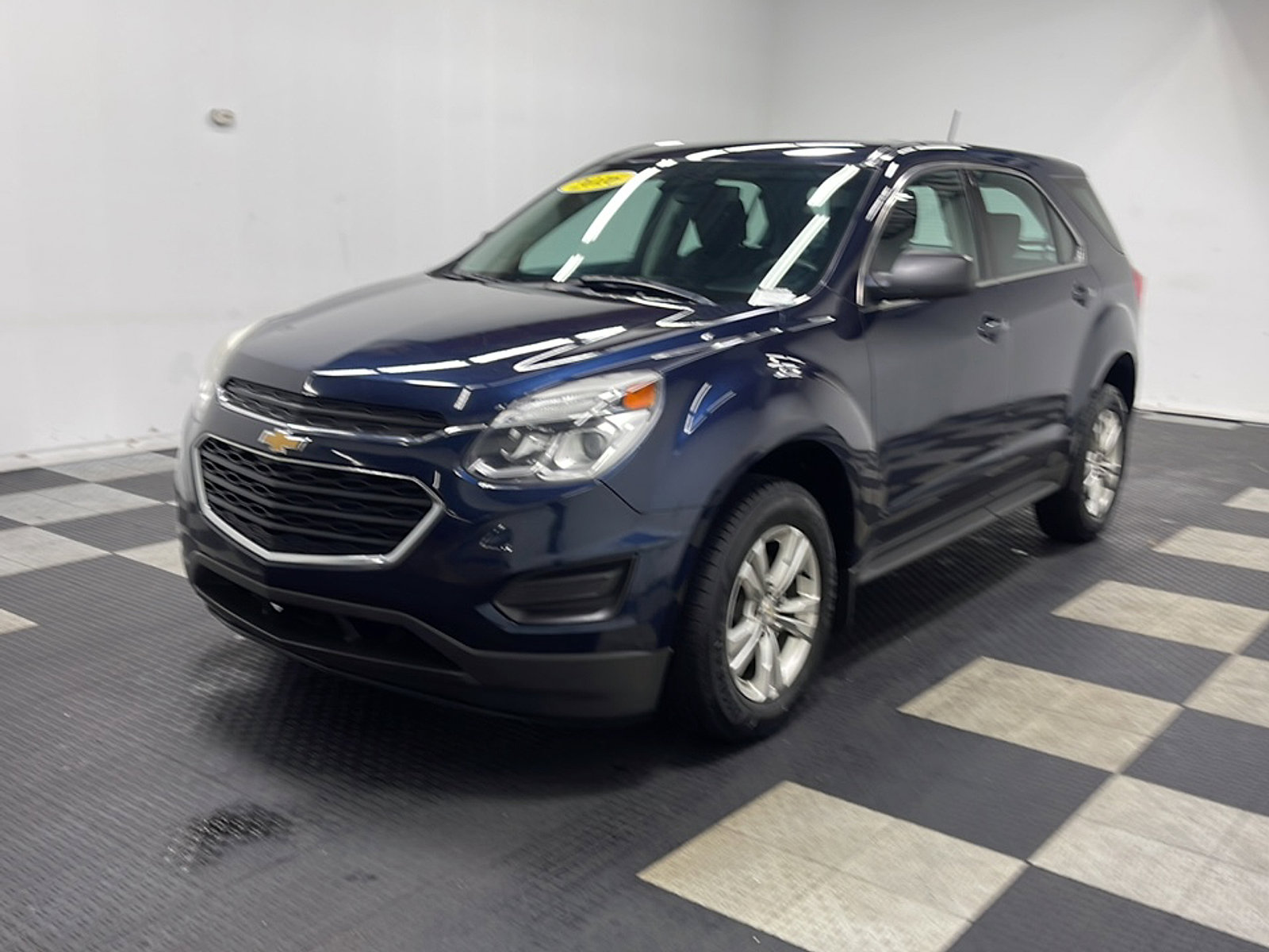 Used 2016 Chevrolet Equinox LS FWD image 1