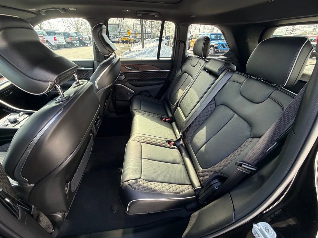 Certified 2025 Jeep Grand Cherokee Summit w/ Adv Protech Group IV image 18