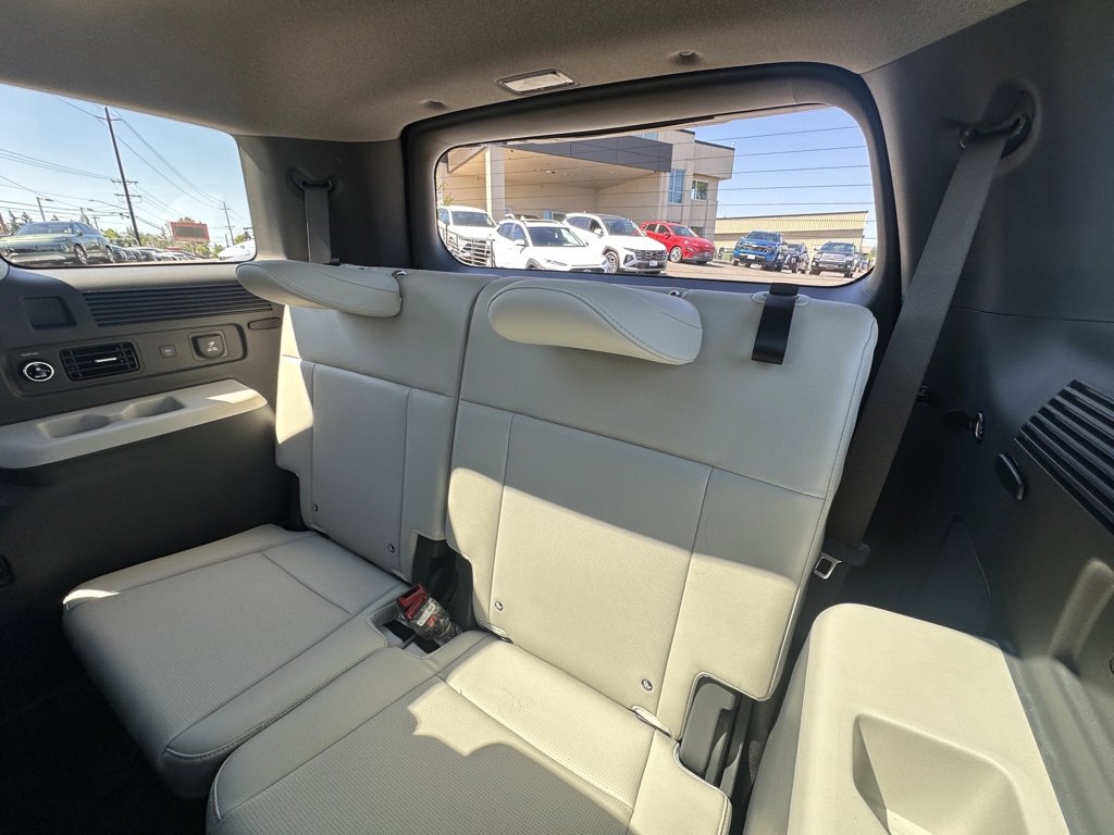 Used 2025 Hyundai Santa Fe Limited image 26