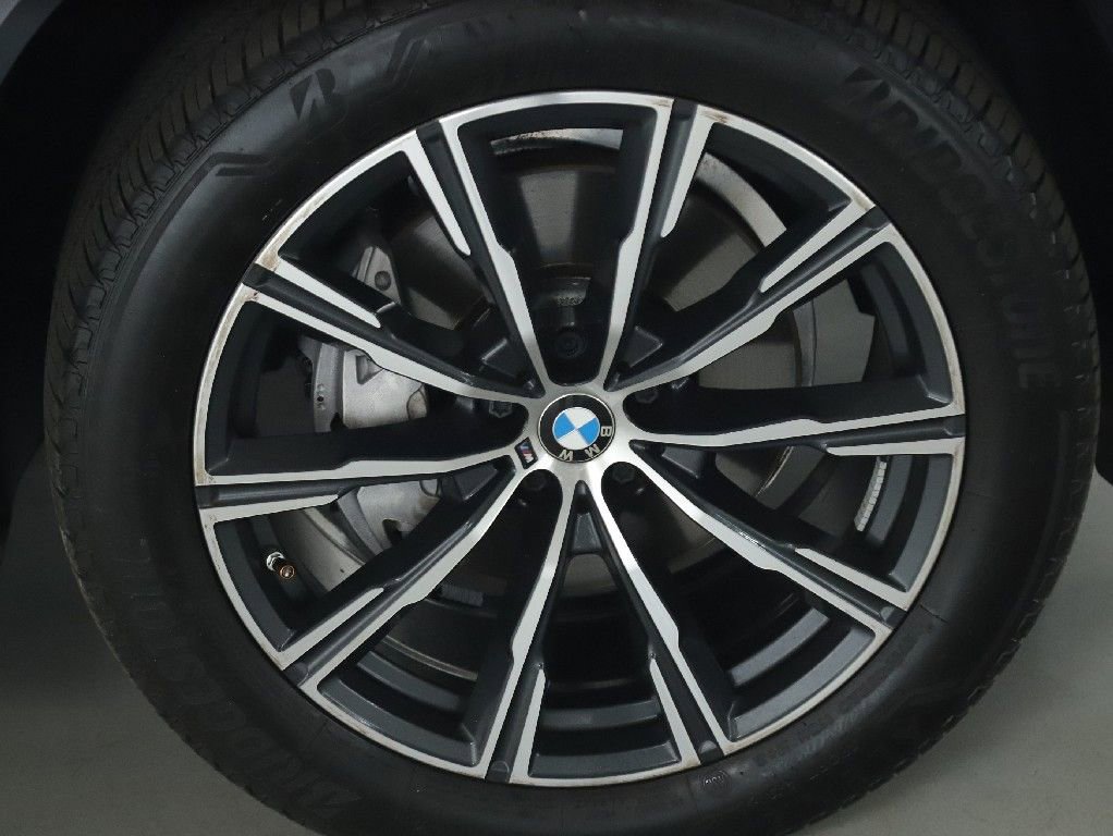 Used 2024 BMW X5 xDrive40i w/ M Sport Package AWD/4WD image 37
