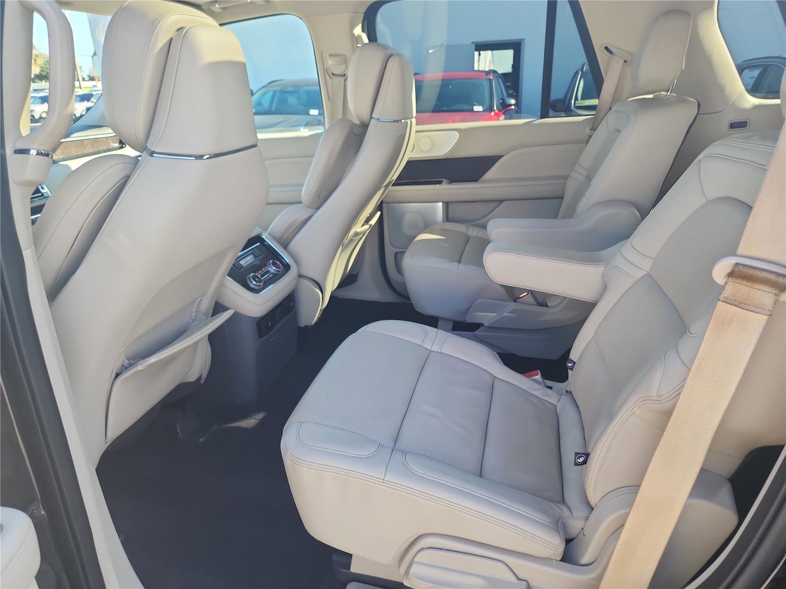 Used 2020 Lincoln Navigator Reserve w/ Luxury Package image 22