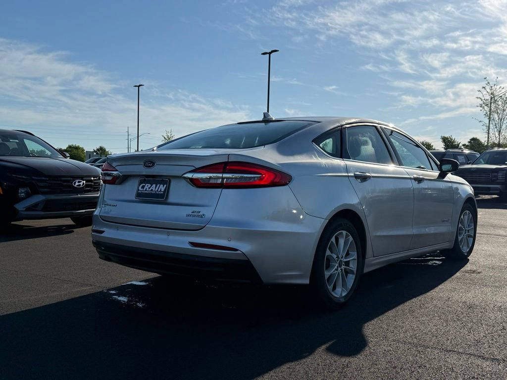 Used 2019 Ford Fusion SE FWD image 5