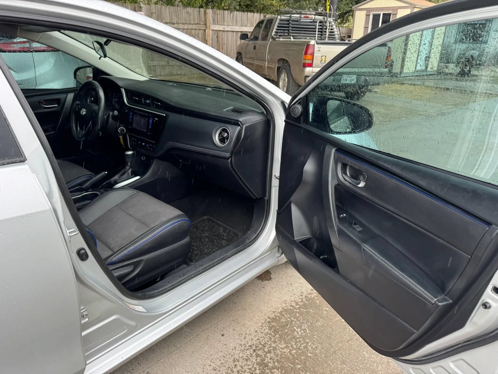 Used 2017 Toyota Corolla SE FWD image 23