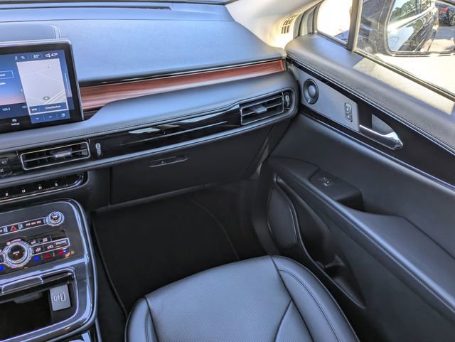 Used 2023 Lincoln Nautilus Reserve w/ Equipment Group 201A image 17