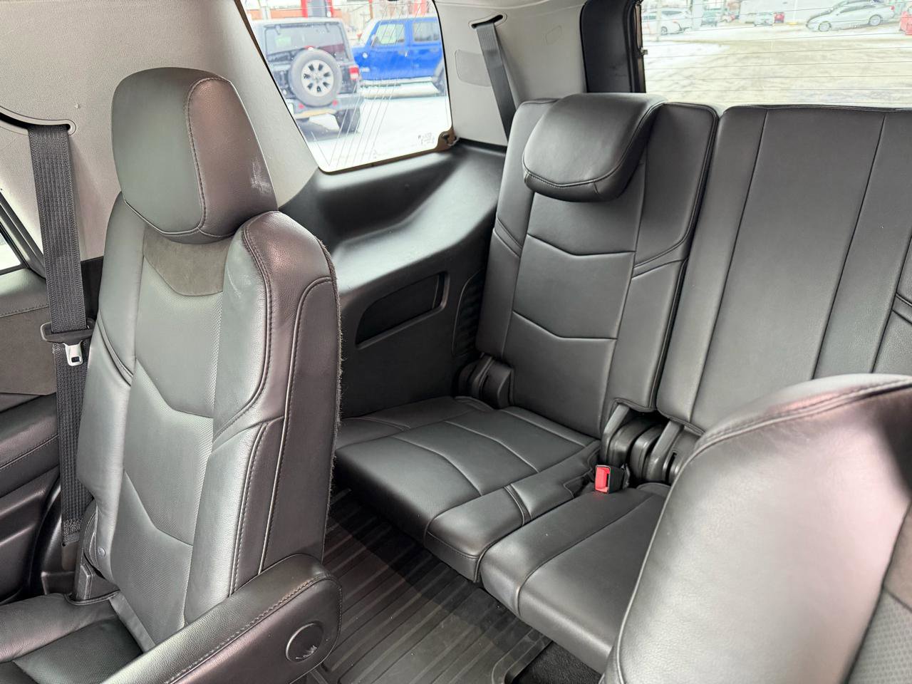 Used 2018 Cadillac Escalade Premium Luxury RWD image 21