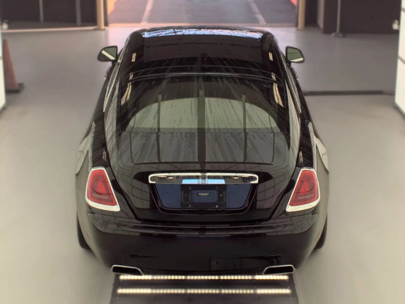 Used 2015 Rolls-Royce Wraith RWD image 10