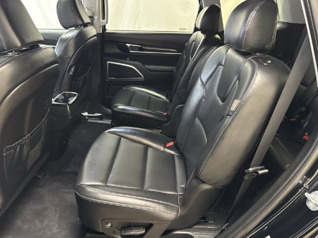 Used 2025 Kia Telluride S FWD image 13