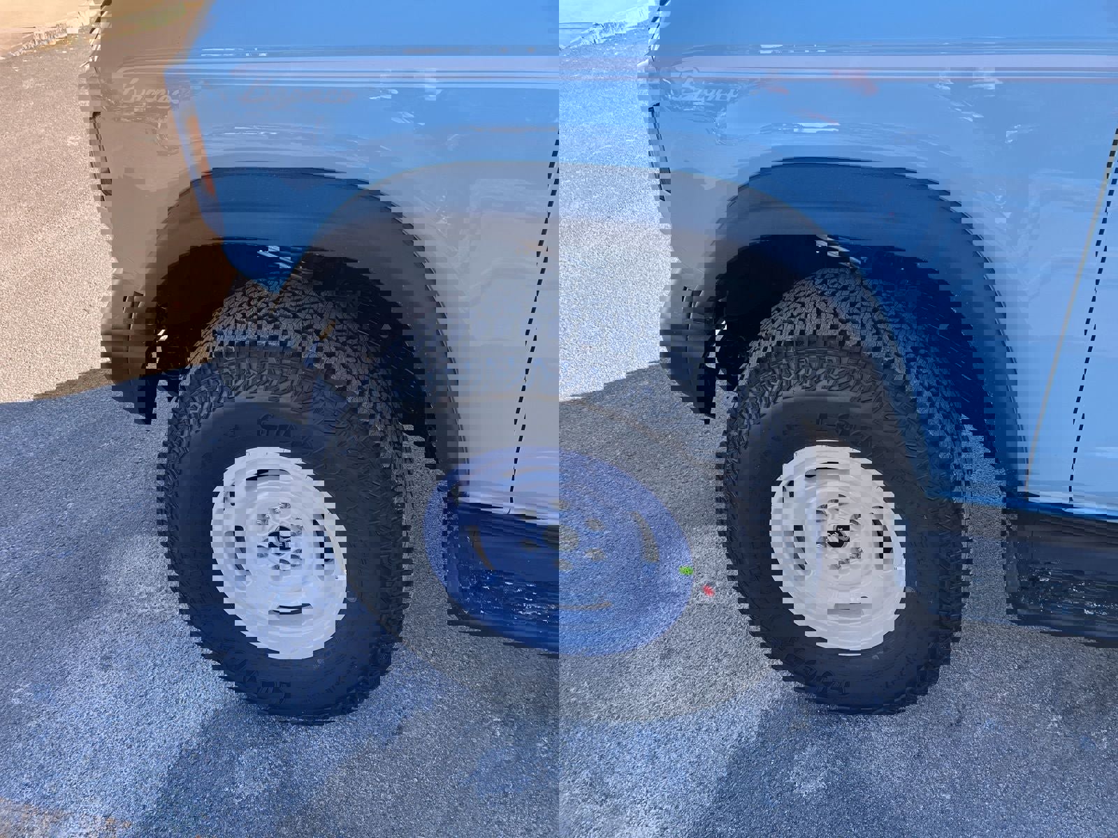 New 2025 Ford Bronco Heritage Edition image 9