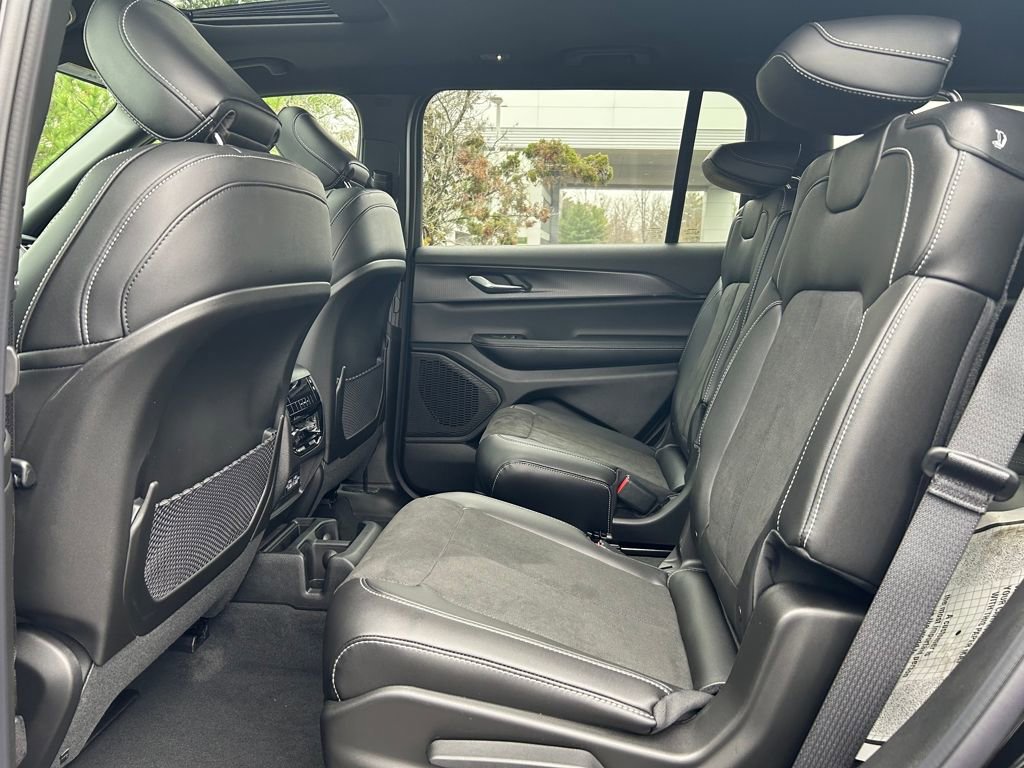 New 2025 Jeep Grand Cherokee L Altitude image 23