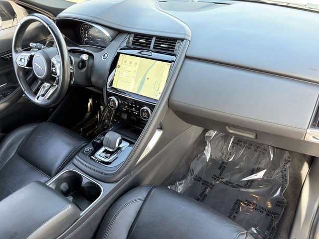 Used 2022 Jaguar E-PACE SE image 21