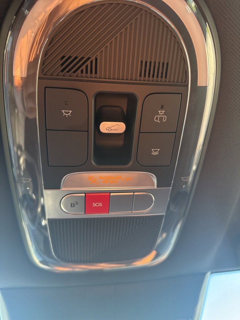 Used 2023 Hyundai Ioniq 6 Limited image 34