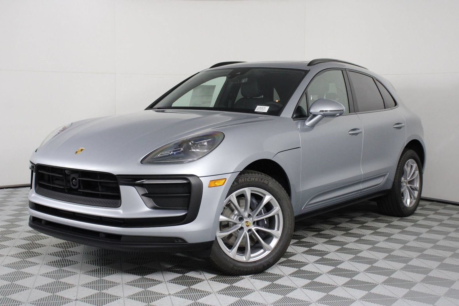 New 2026 Porsche Macan AWD/4WD image 1