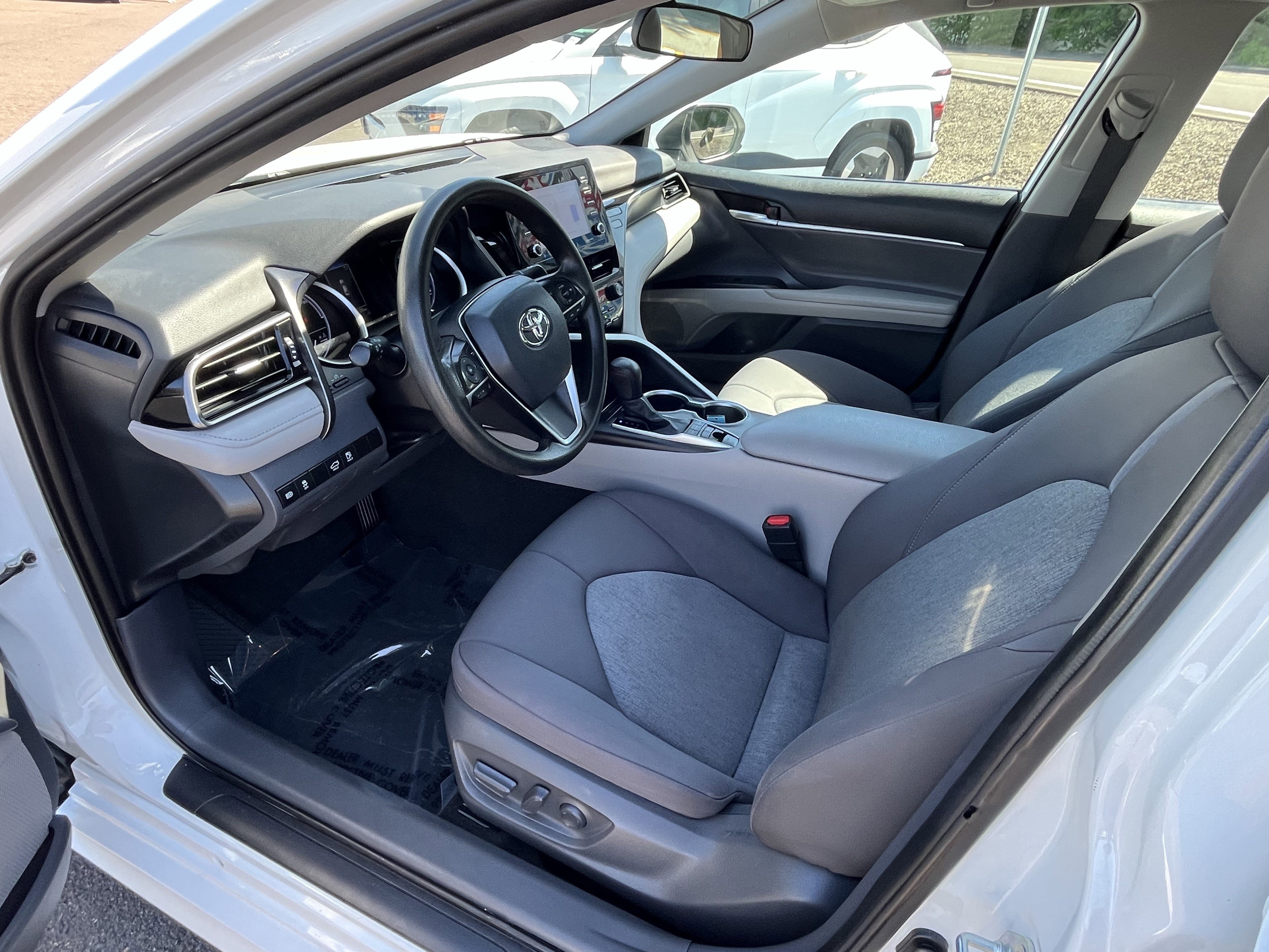 Used 2021 Toyota Camry LE FWD image 9