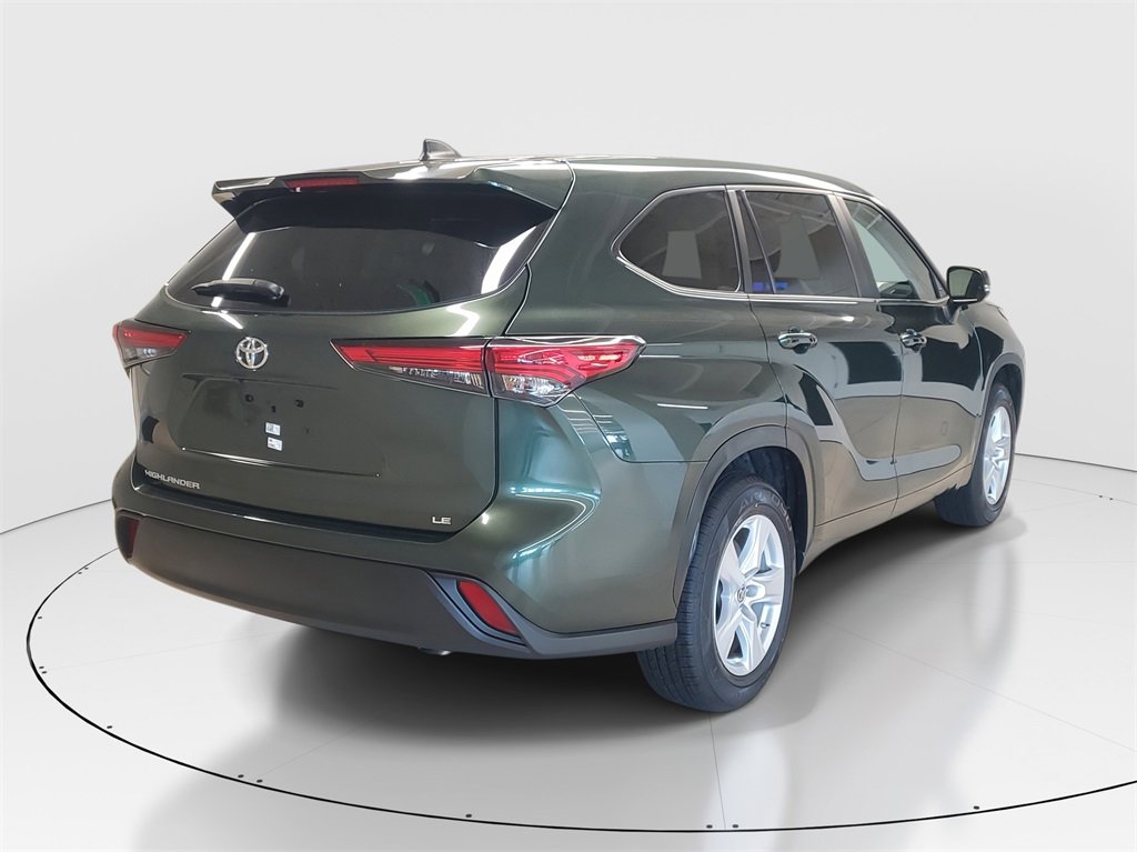 Used 2023 Toyota Highlander LE image 7