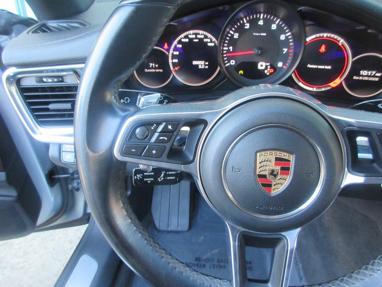 Used 2019 Porsche Panamera RWD image 58