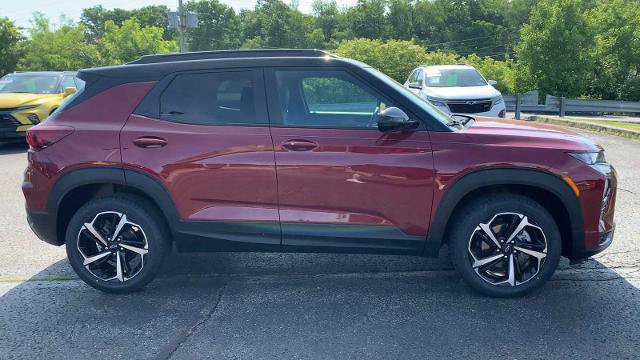 Certified 2023 Chevrolet TrailBlazer RS w/ Sun and Liftgate Package AWD/4WD image 9
