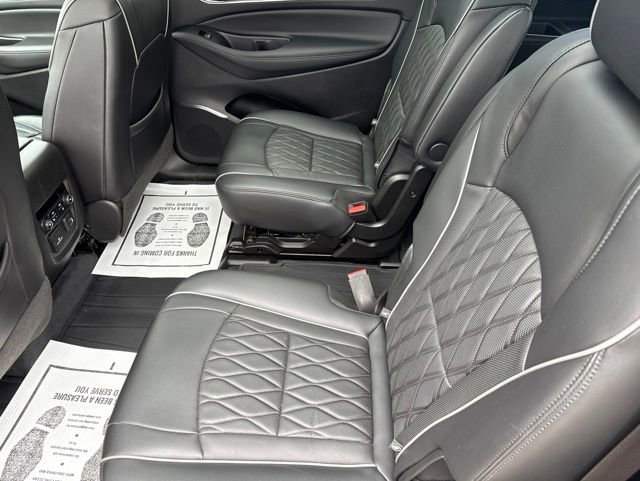 Used 2022 Buick Enclave Avenir w/ Avenir Technology Package AWD/4WD image 21