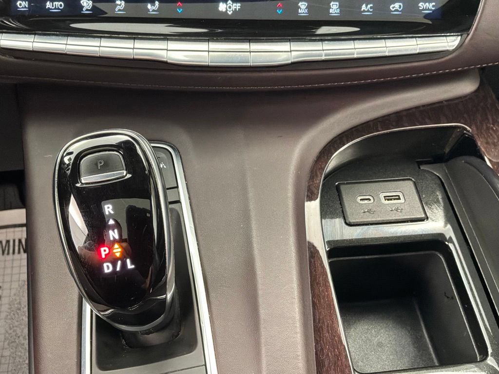 Used 2021 Cadillac Escalade Premium Luxury Platinum AWD/4WD image 18