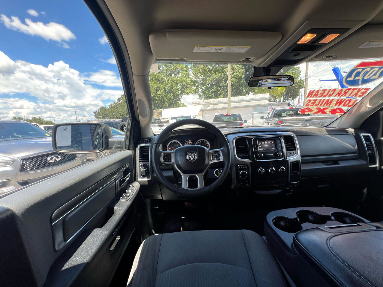 Used 2022 RAM 1500 Classic SLT image 27