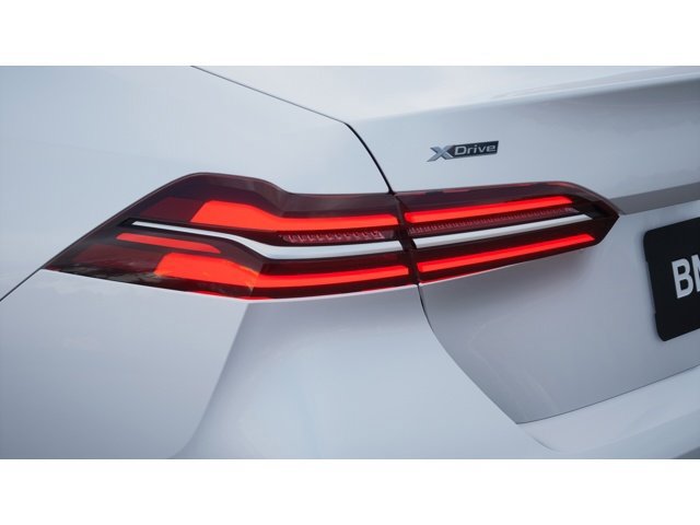 New 2027 BMW 530i xDrive w/ Premium Package AWD/4WD image 8