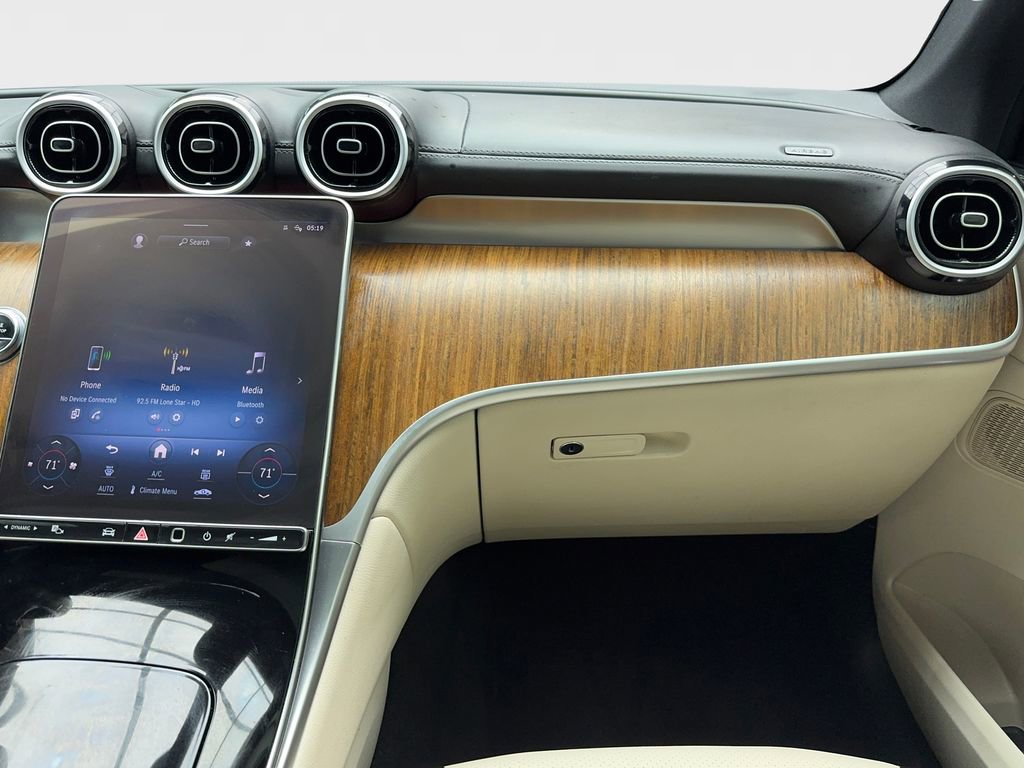 Used 2024 Mercedes-Benz GLC 300 4MATIC image 19