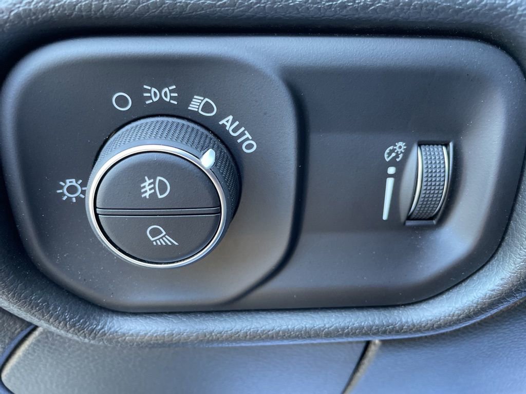 Used 2025 RAM 3500 Tradesman AWD/4WD image 18