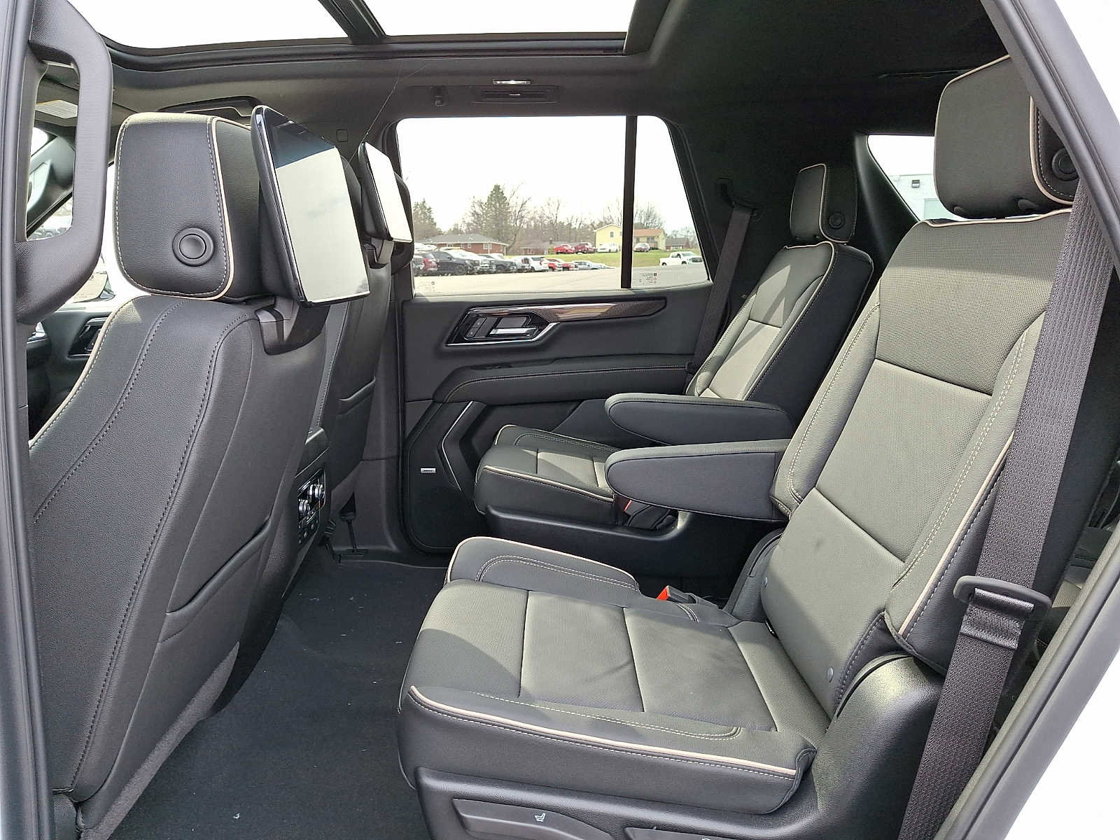 New 2026 GMC Yukon Elevation w/ Elevation Premium Package image 8