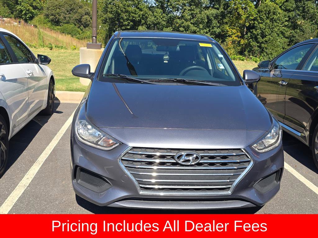 Used 2020 Hyundai Accent SE FWD image 2
