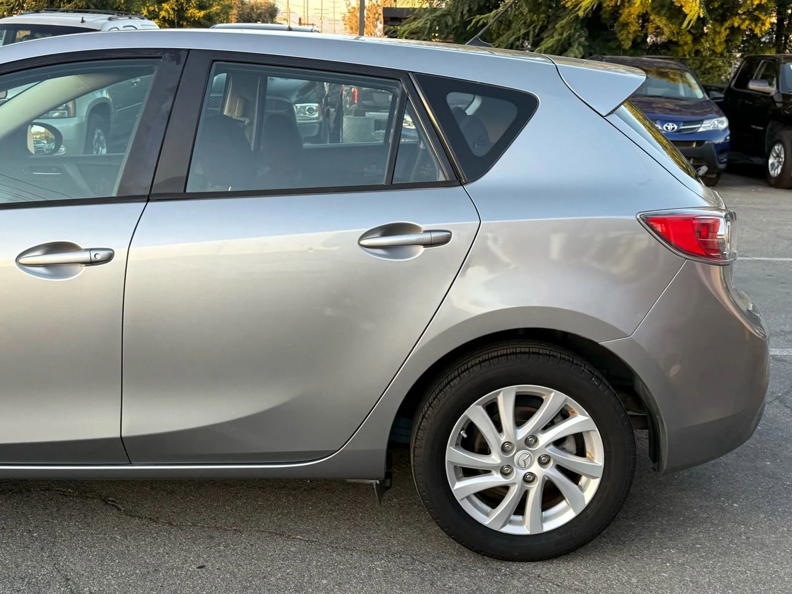 Used 2012 MAZDA MAZDA3 i Touring image 10