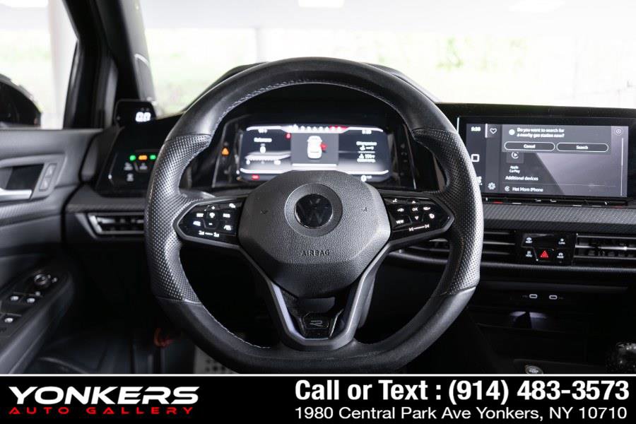 Used 2022 Volkswagen Golf R image 26