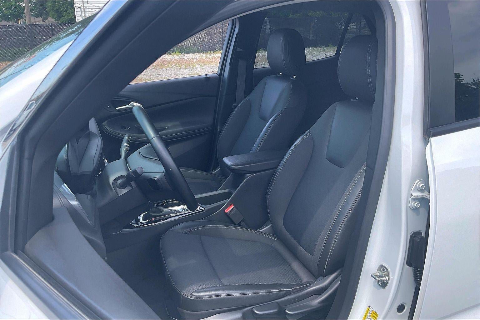 Used 2025 Buick Encore GX Preferred AWD/4WD image 24